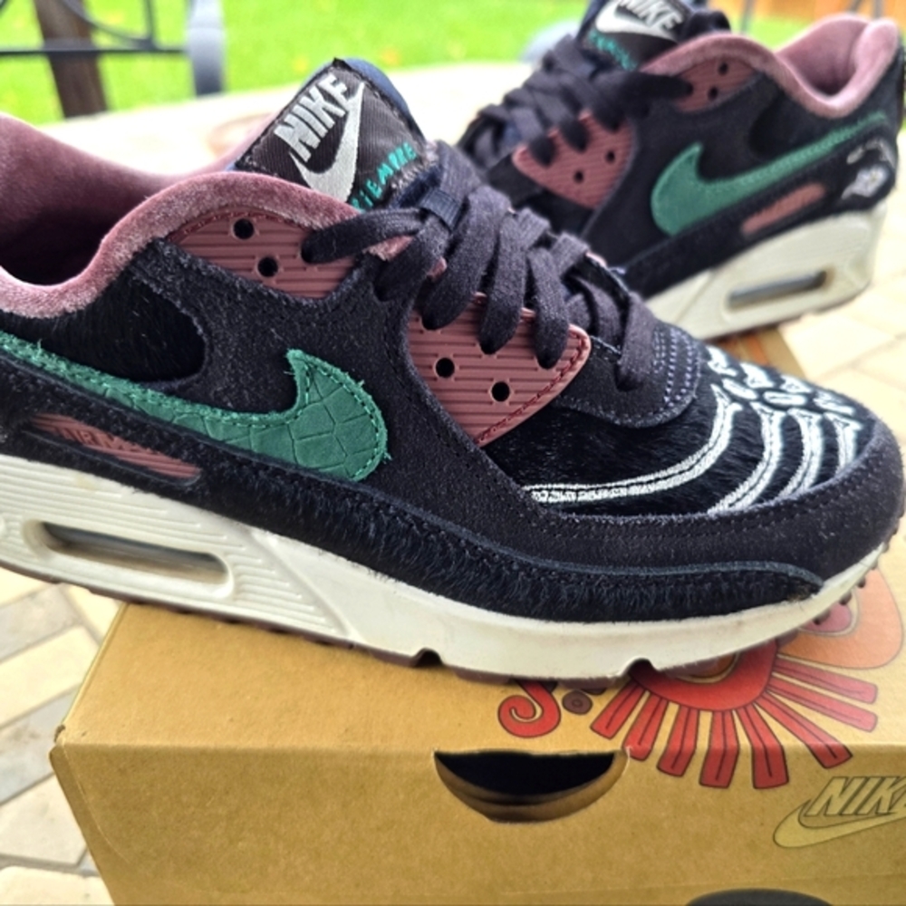 Nike Air Max 90SE SIEMPRE Familia Sneakers Womens 6 Day of the Dead